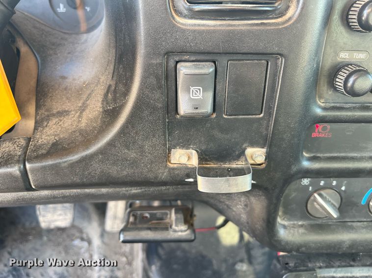 image for item LI9695 2006 GMC C4500  dump flatbed truck