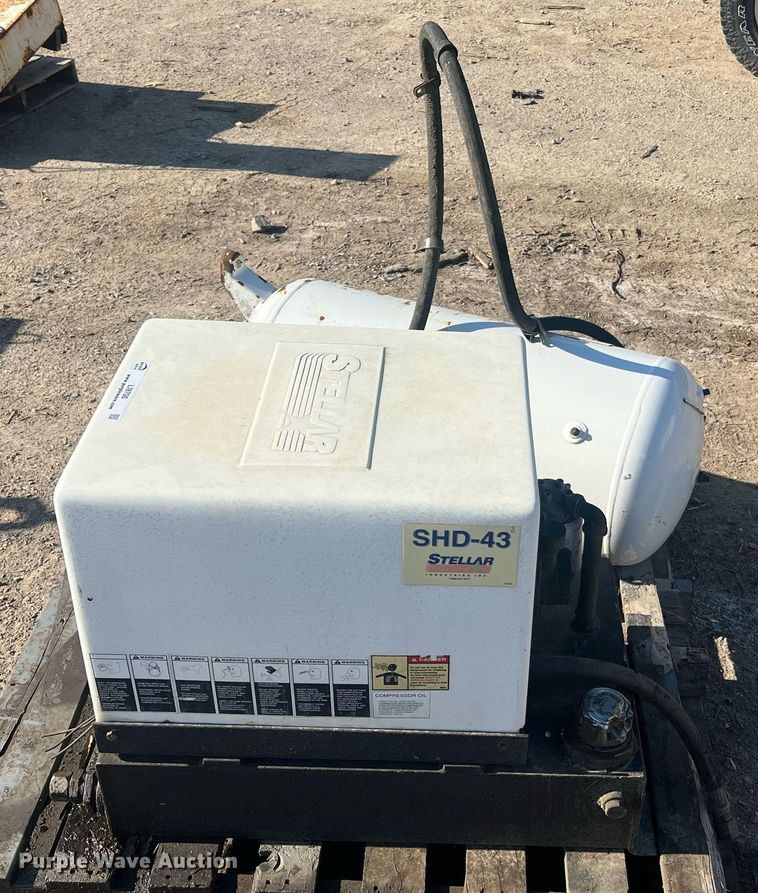 image for item LI9700 Stellar SHD-43  air compressor