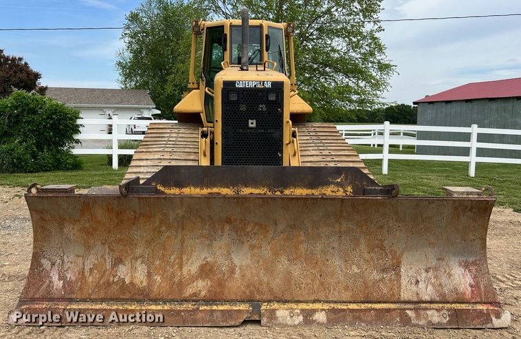 image for item LI9716 2004 Caterpillar D6N LGP  dozer