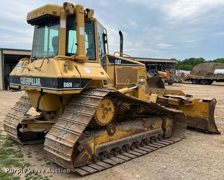 image for item LI9716 2004 Caterpillar D6N LGP  dozer
