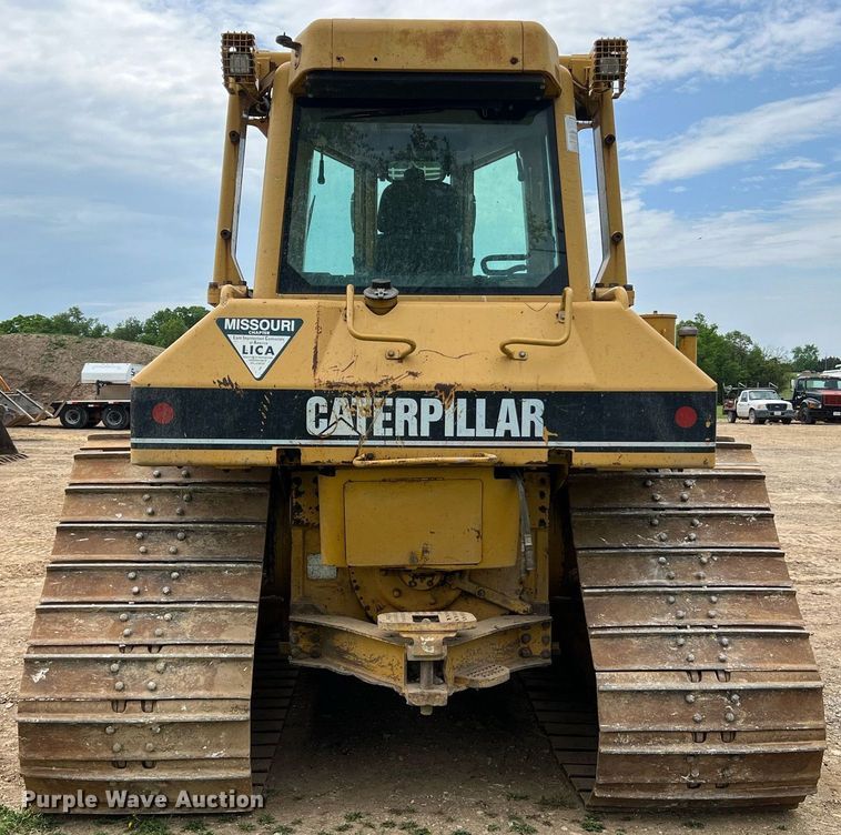 image for item LI9716 2004 Caterpillar D6N LGP  dozer