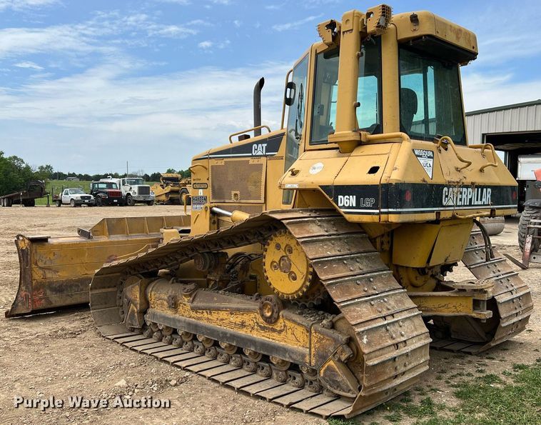 image for item LI9716 2004 Caterpillar D6N LGP  dozer
