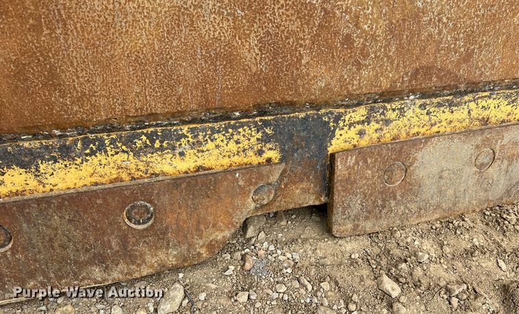 image for item LI9716 2004 Caterpillar D6N LGP  dozer