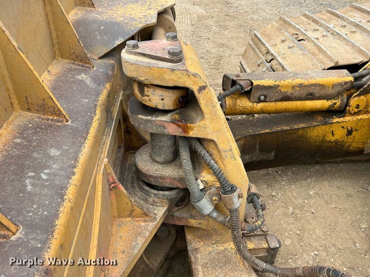 image for item LI9716 2004 Caterpillar D6N LGP  dozer