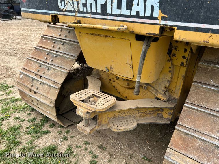 image for item LI9716 2004 Caterpillar D6N LGP  dozer