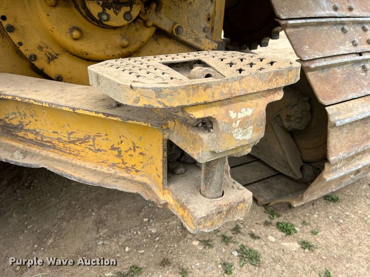 image for item LI9716 2004 Caterpillar D6N LGP  dozer