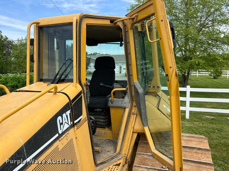 image for item LI9716 2004 Caterpillar D6N LGP  dozer