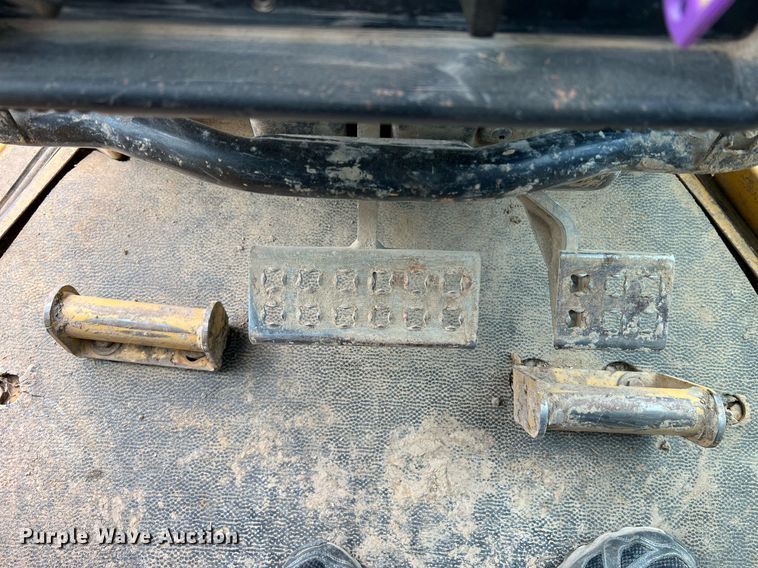 image for item LI9716 2004 Caterpillar D6N LGP  dozer