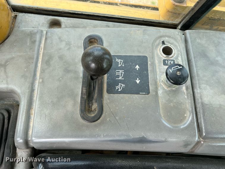 image for item LI9716 2004 Caterpillar D6N LGP  dozer