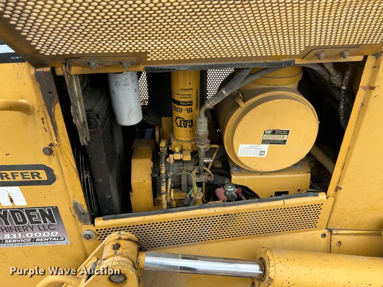 image for item LI9716 2004 Caterpillar D6N LGP  dozer