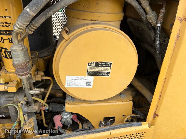 image for item LI9716 2004 Caterpillar D6N LGP  dozer