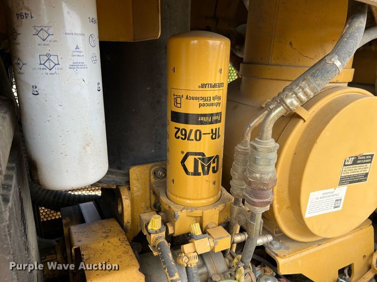 image for item LI9716 2004 Caterpillar D6N LGP  dozer