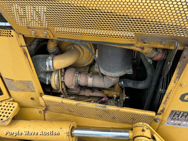 image for item LI9716 2004 Caterpillar D6N LGP  dozer