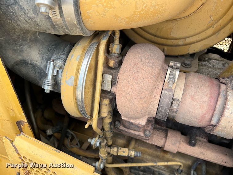 image for item LI9716 2004 Caterpillar D6N LGP  dozer