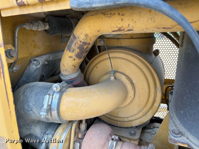 image for item LI9716 2004 Caterpillar D6N LGP  dozer