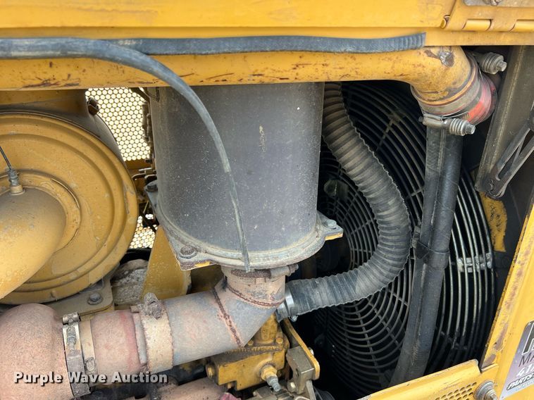 image for item LI9716 2004 Caterpillar D6N LGP  dozer