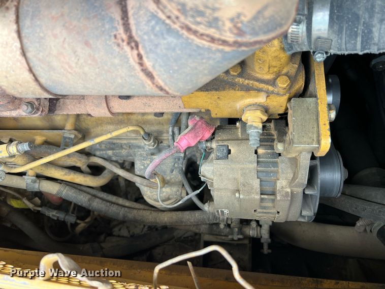 image for item LI9716 2004 Caterpillar D6N LGP  dozer