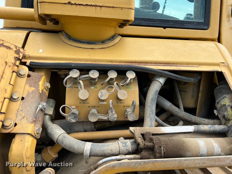 image for item LI9716 2004 Caterpillar D6N LGP  dozer