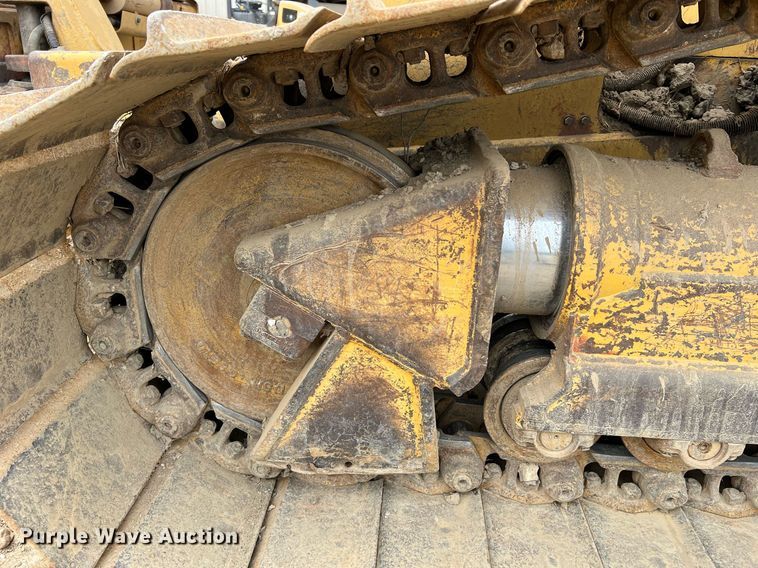 image for item LI9716 2004 Caterpillar D6N LGP  dozer
