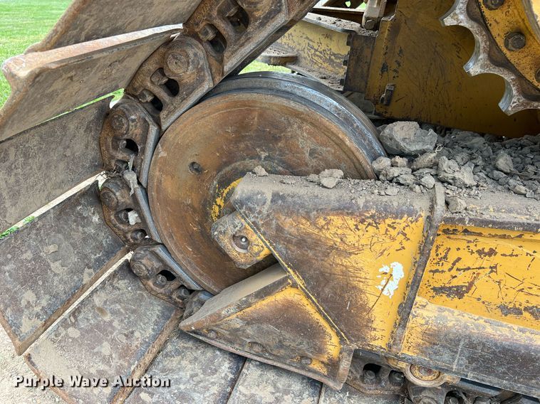 image for item LI9716 2004 Caterpillar D6N LGP  dozer