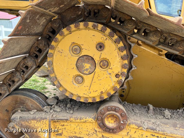 image for item LI9716 2004 Caterpillar D6N LGP  dozer