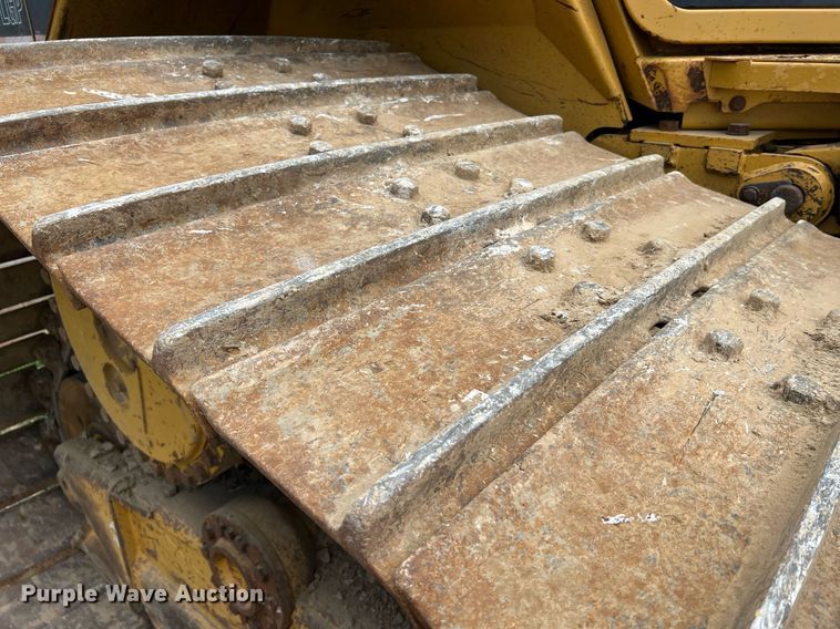 image for item LI9716 2004 Caterpillar D6N LGP  dozer