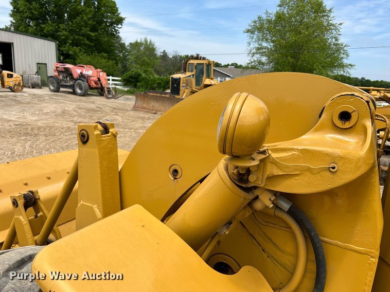 image for item LI9718 1968 Caterpillar 950  wheel loader
