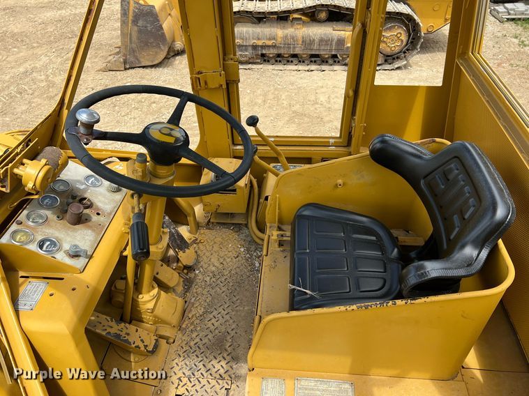 image for item LI9718 1968 Caterpillar 950  wheel loader