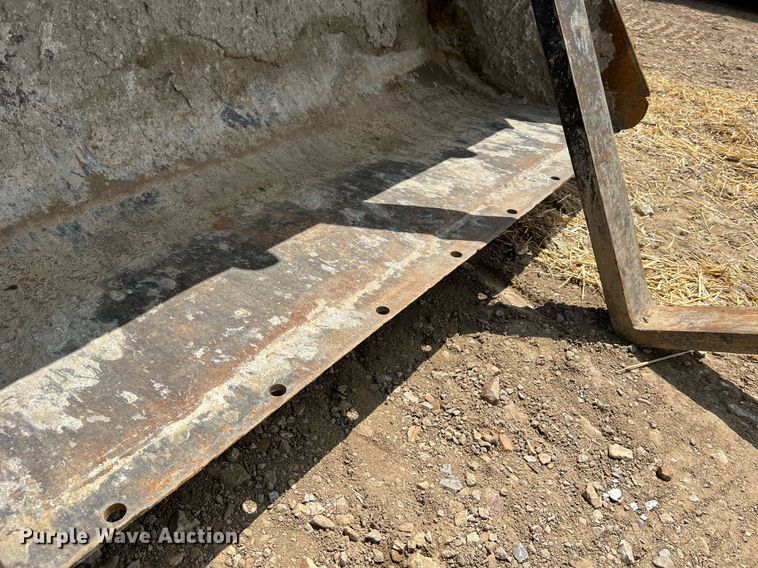 image for item LI9719 1998 Case 570LXT Series 2  landscape tractor