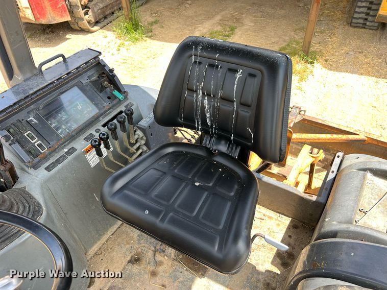 image for item LI9719 1998 Case 570LXT Series 2  landscape tractor