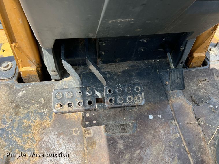 image for item LI9719 1998 Case 570LXT Series 2  landscape tractor