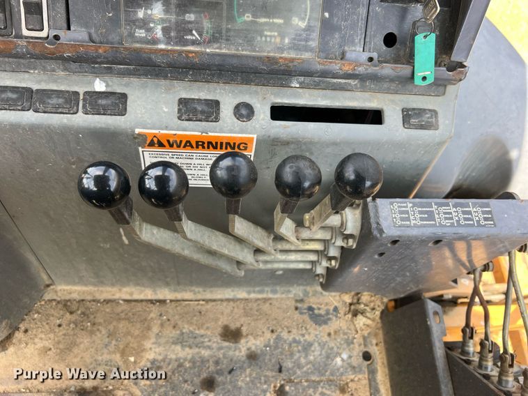 image for item LI9719 1998 Case 570LXT Series 2  landscape tractor