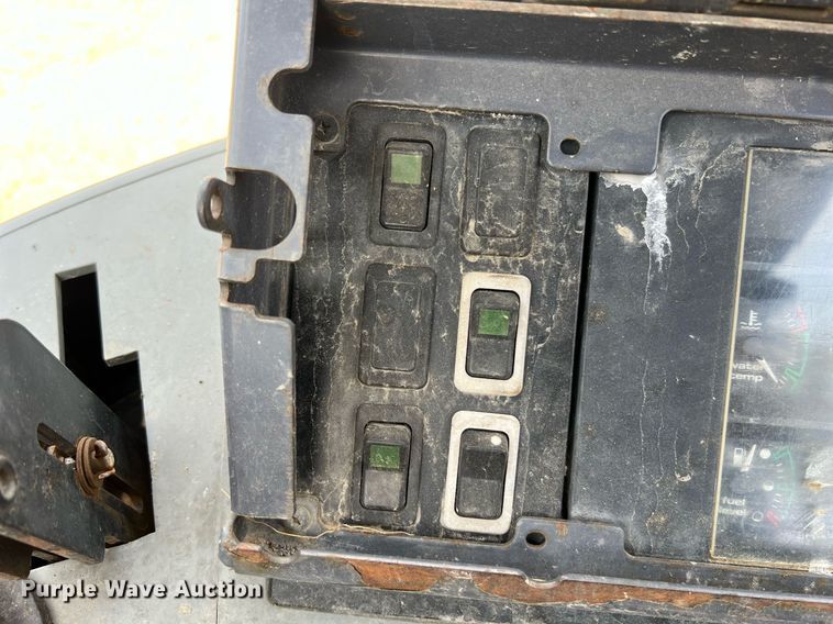 image for item LI9719 1998 Case 570LXT Series 2  landscape tractor