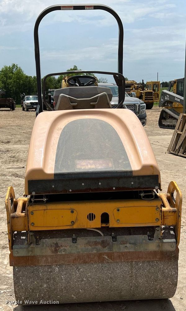 image for item LI9721 2011 Volvo DD24  double drum vibratory roller