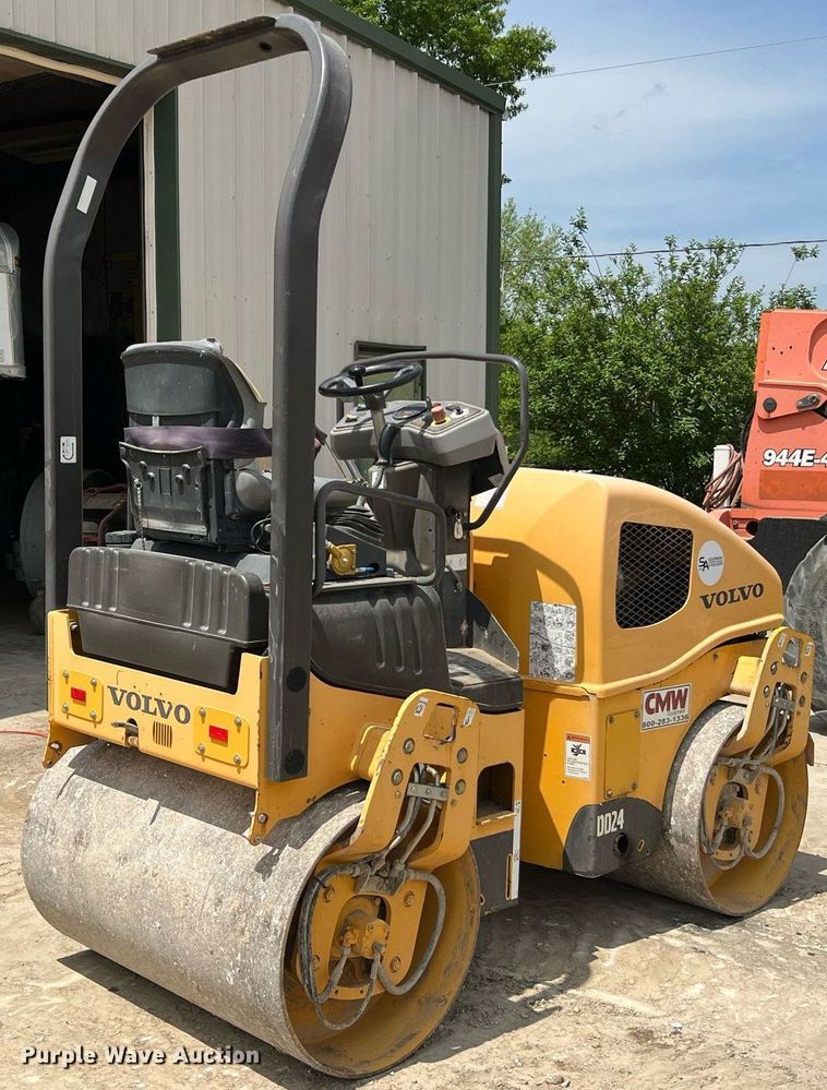 image for item LI9721 2011 Volvo DD24  double drum vibratory roller