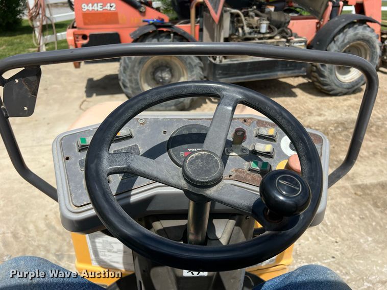 image for item LI9721 2011 Volvo DD24  double drum vibratory roller