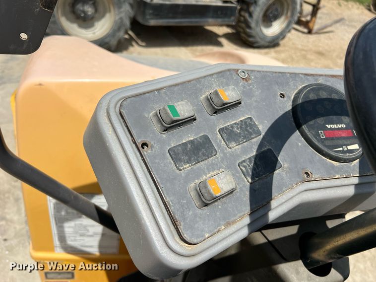 image for item LI9721 2011 Volvo DD24  double drum vibratory roller