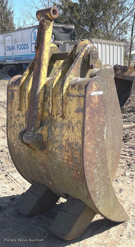 image for item LJ9581 44" grapple bucket
