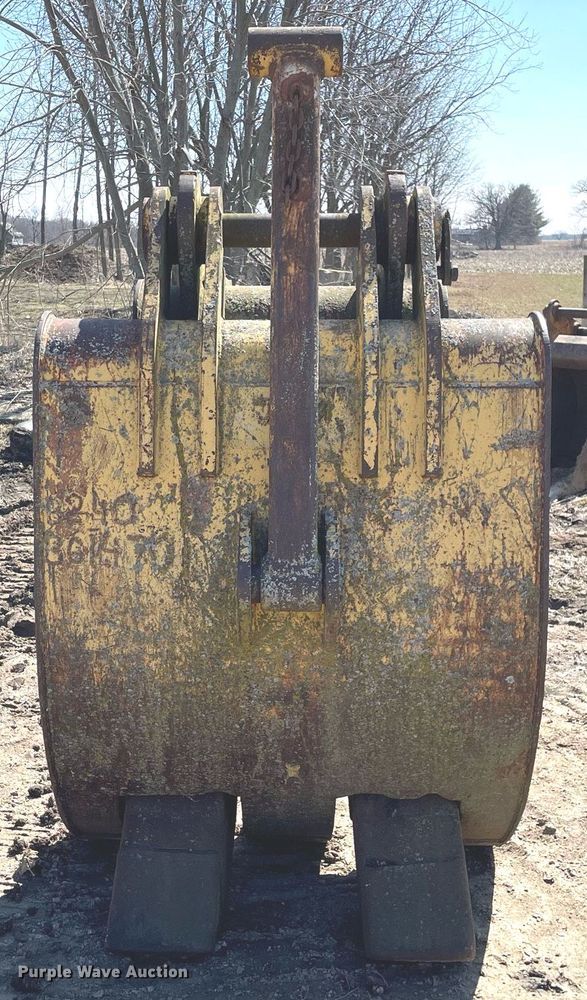 image for item LJ9581 44" grapple bucket