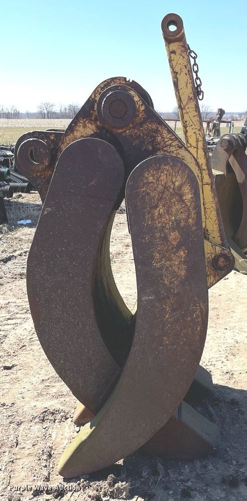 image for item LJ9581 44" grapple bucket