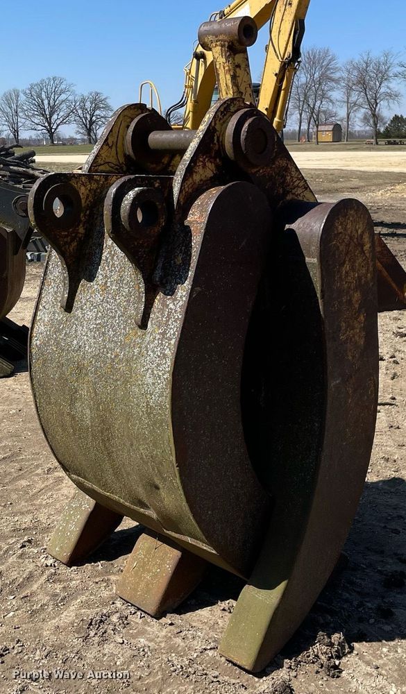 image for item LJ9581 44" grapple bucket