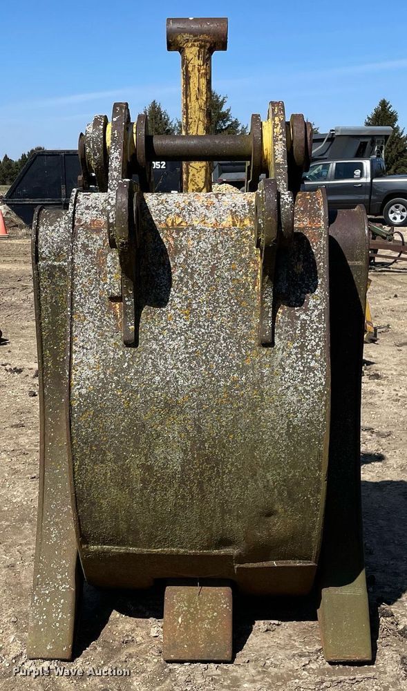 image for item LJ9581 44" grapple bucket