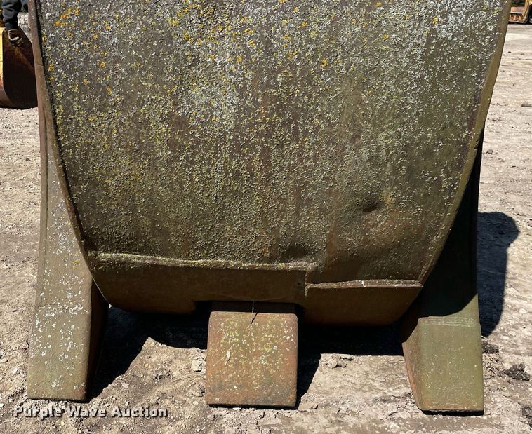 image for item LJ9581 44" grapple bucket