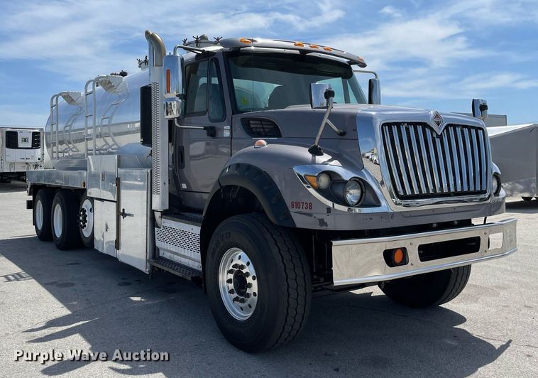 image for item LJ9653 2016 International 7600  vacuum truck