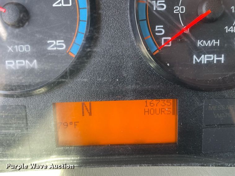 image for item LJ9653 2016 International 7600  vacuum truck