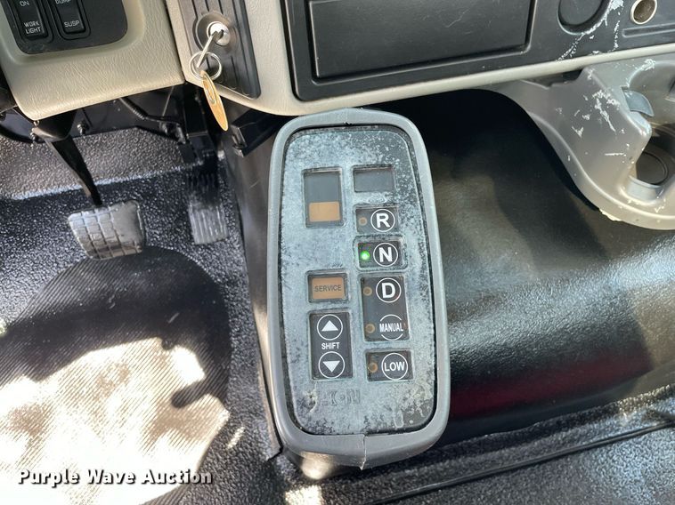 image for item LJ9653 2016 International 7600  vacuum truck