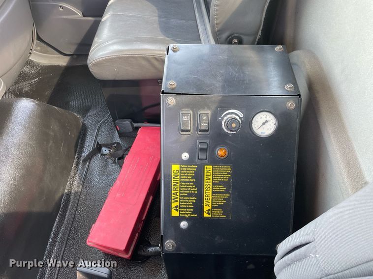 image for item LJ9653 2016 International 7600  vacuum truck