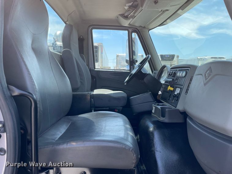 image for item LJ9653 2016 International 7600  vacuum truck