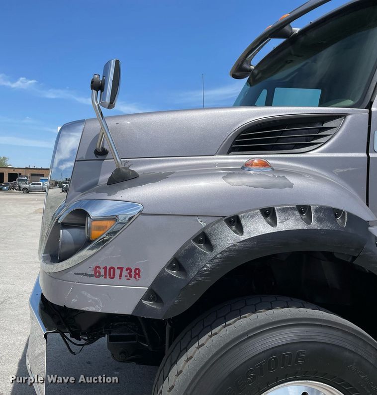 image for item LJ9653 2016 International 7600  vacuum truck