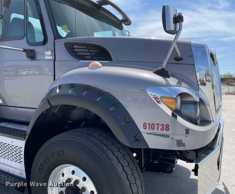 image for item LJ9653 2016 International 7600  vacuum truck